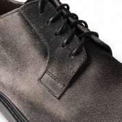 Derby in camoscio grigio antico