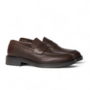 Mocassino in pelle marrone martellata