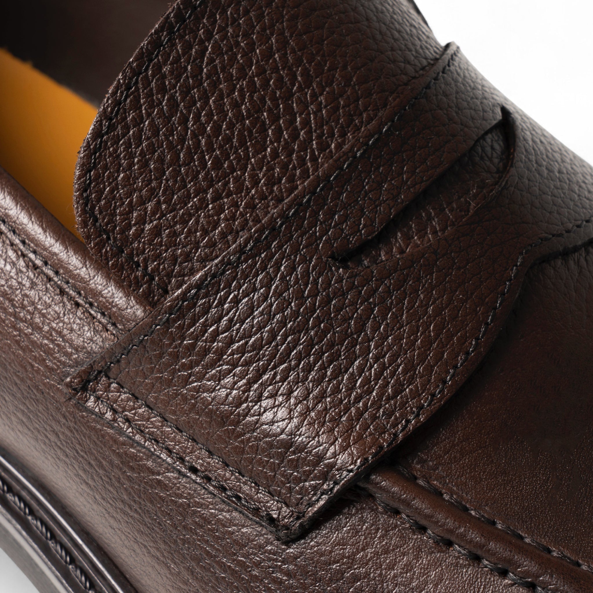 Mocassino in pelle marrone martellata