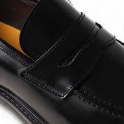 Mocassino in pelle nera con bendina