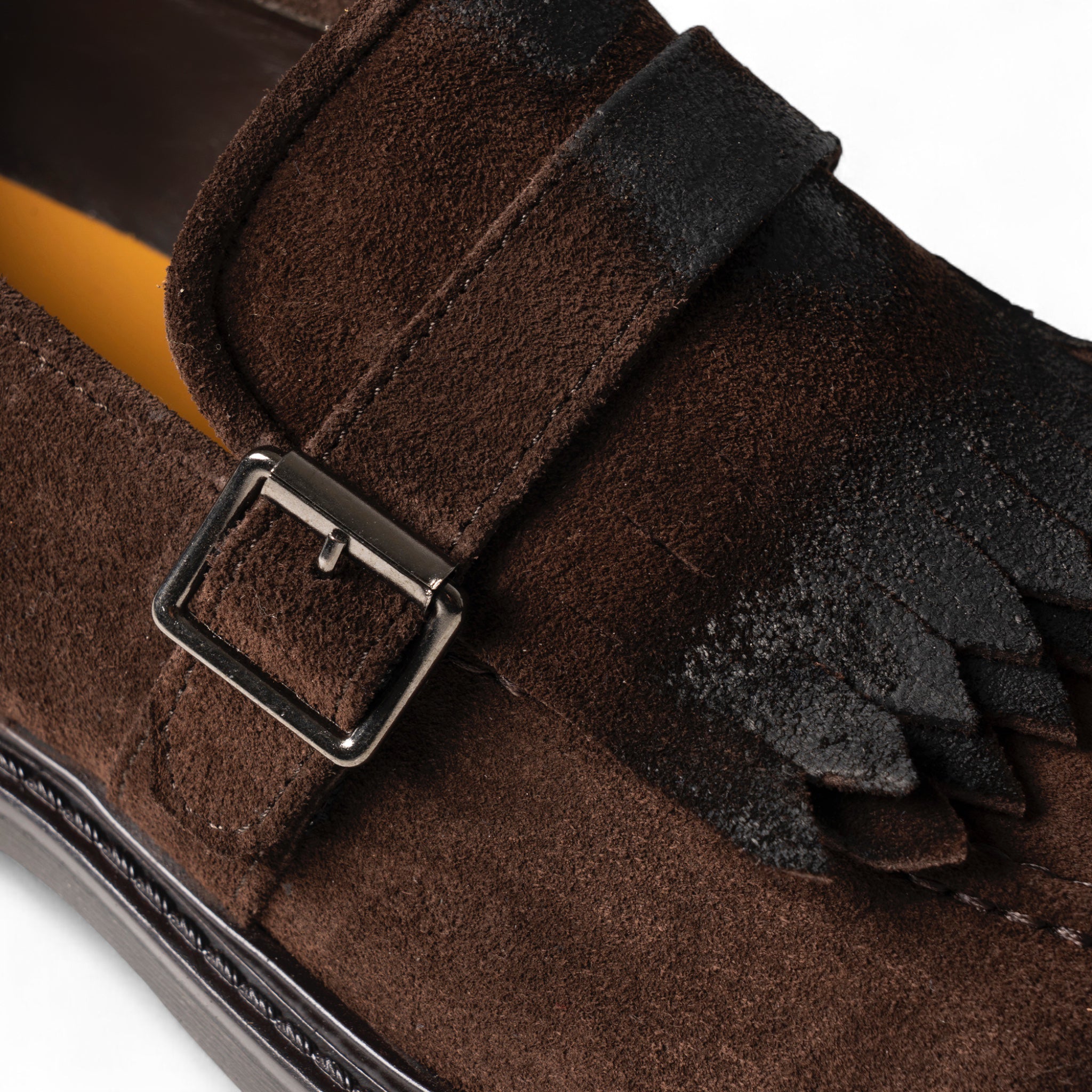 Monk in suede testa di moro con frangia e fibbia