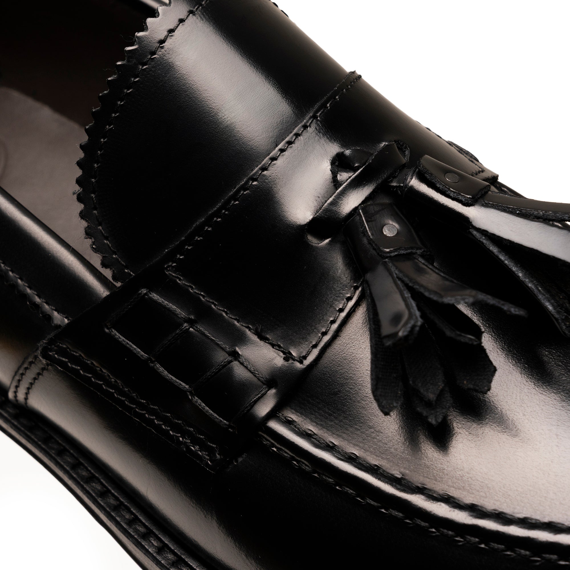 College con nappine in pelle nera