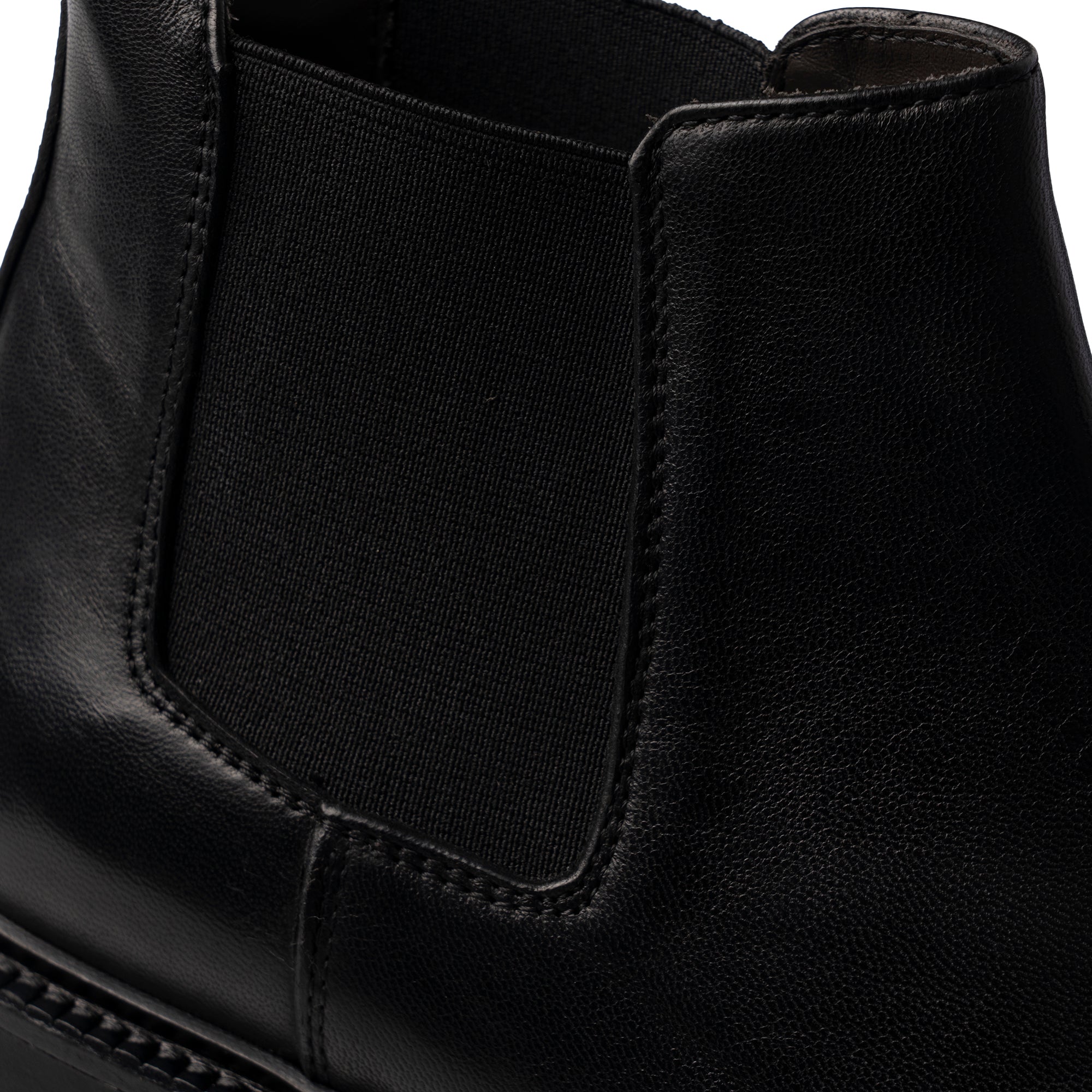 Stivaletto Chelsea in Pelle con Suola Carrarmato - Nero
