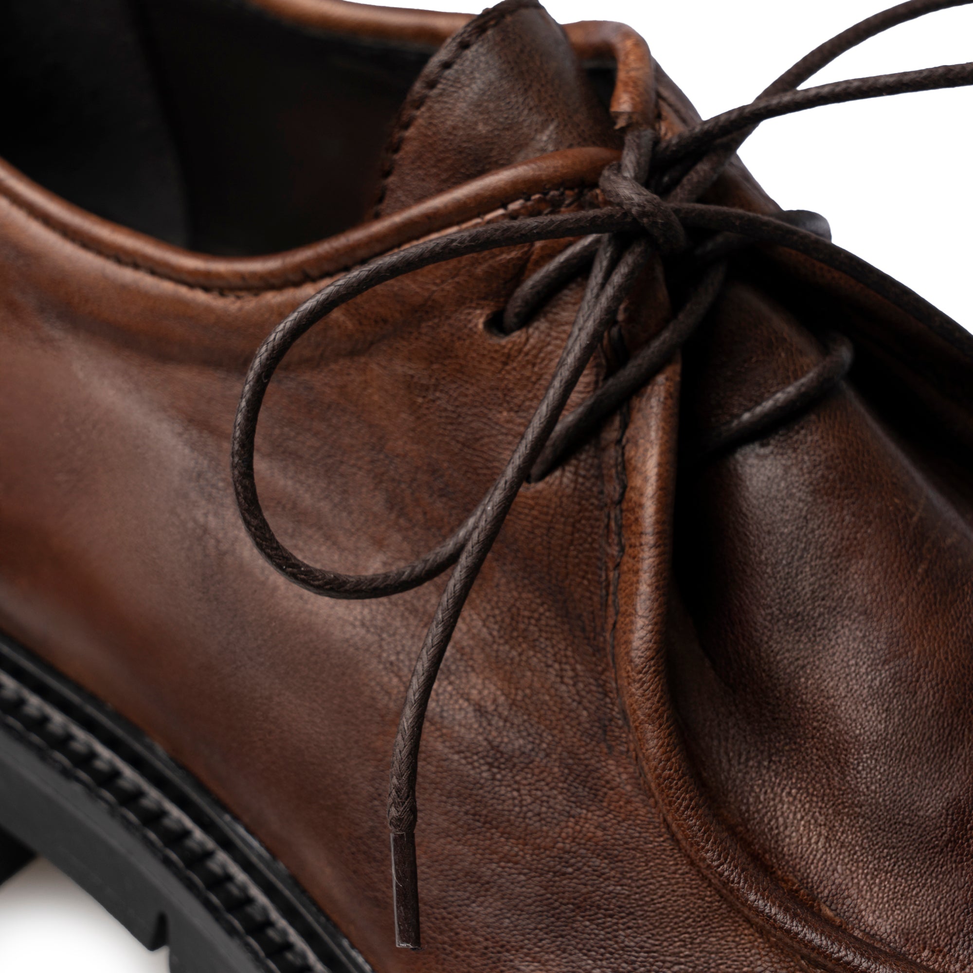 Scarpa Derby in Pelle con Suola Carrarmato - Testa di moro