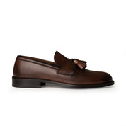 Mocassino con nappine in pelle spazzolata marrone