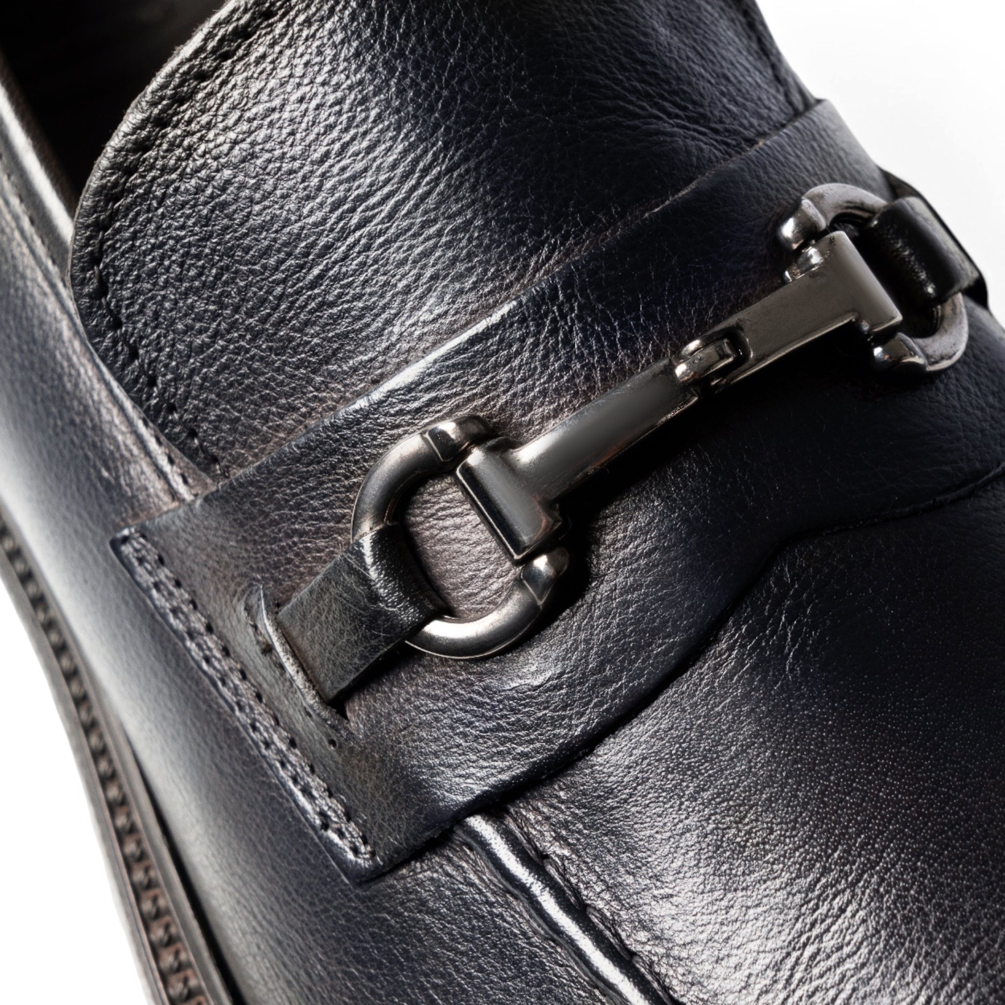 Mocassino con morsetto in pelle blu