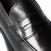 Mocassino penny loafer in pelle martellata nera