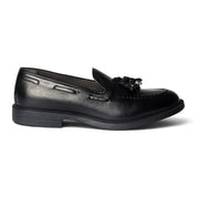 Mocassino con nappine in pelle nera