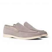 Mocassino slip-on in camoscio grigio chiaro