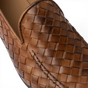 Mocassino in pelle intrecciata color cuoio