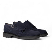 Double monk in camoscio blu con decorazioni brogue