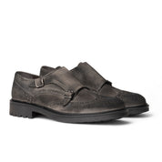 Double monk in camoscio grigio con decorazioni brogue